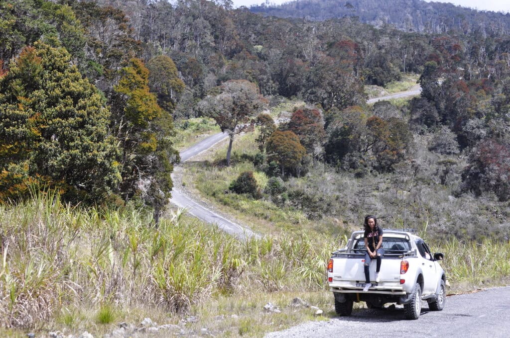 lake habema tour papua