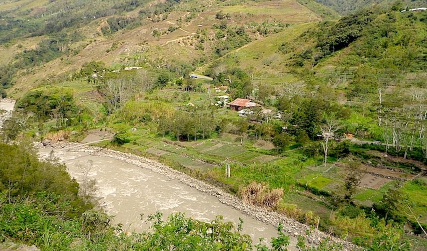 baliem valley trekking tour